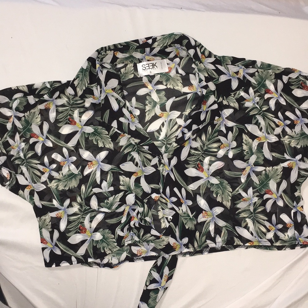 Hawaiian print sheer crop top. Never worn size S.